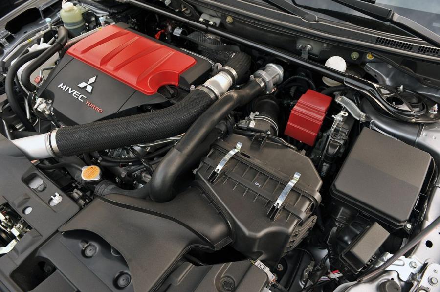  Mitsubishi Lancer Evolution X GSR 2013 года  (фото 28 из 43)